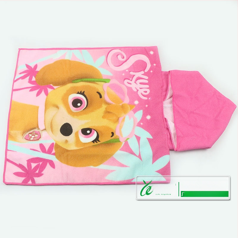 Vaikų gobtuvinis rankšluostis iš superfinio pluošto su reaktyviu spaudiniu karikatūros dizainas, svoris 200-300 g, 150D polieteris, pritaikomi raštai