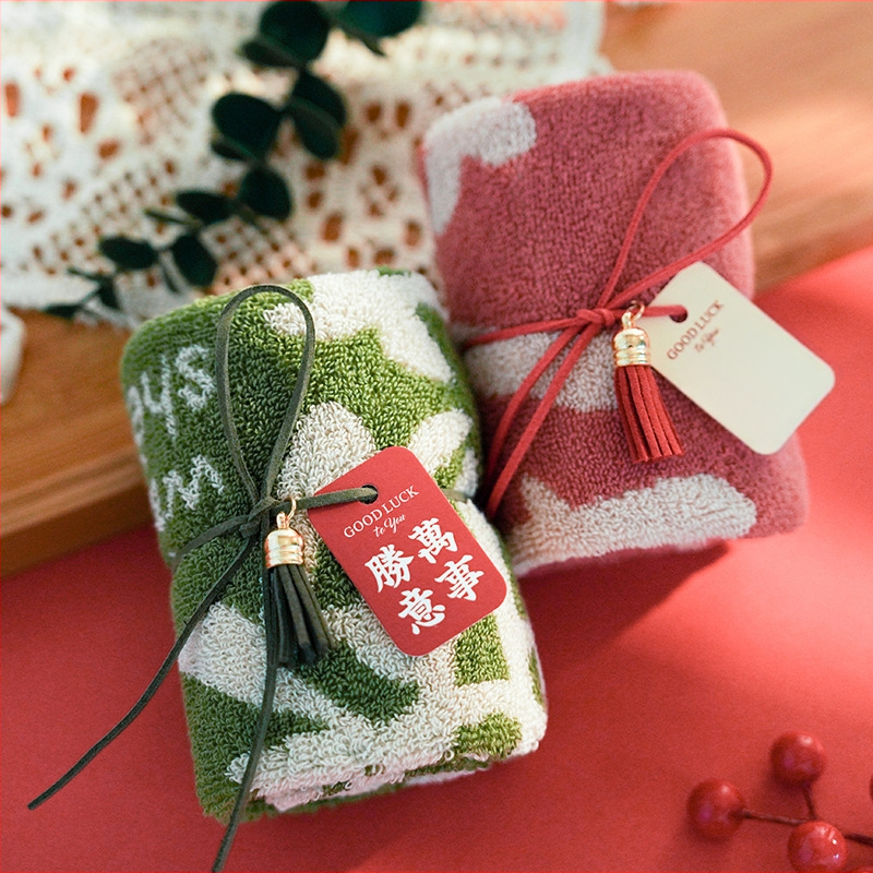 Dāvanu dvielis sejai no 100% kokvilnas, dzija 32s, svars 50–80 g, pielāgošana pieejama