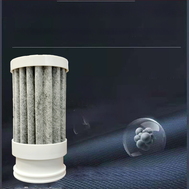 Vandens filtravimo elementas čia: sinterizuotos anglis, PP vata ir ABS korpusas; srautas 2 L/min; universalus modelis; skirtas priekinio vandens filtro buteliukei; sunkieji metalai pašalinami.