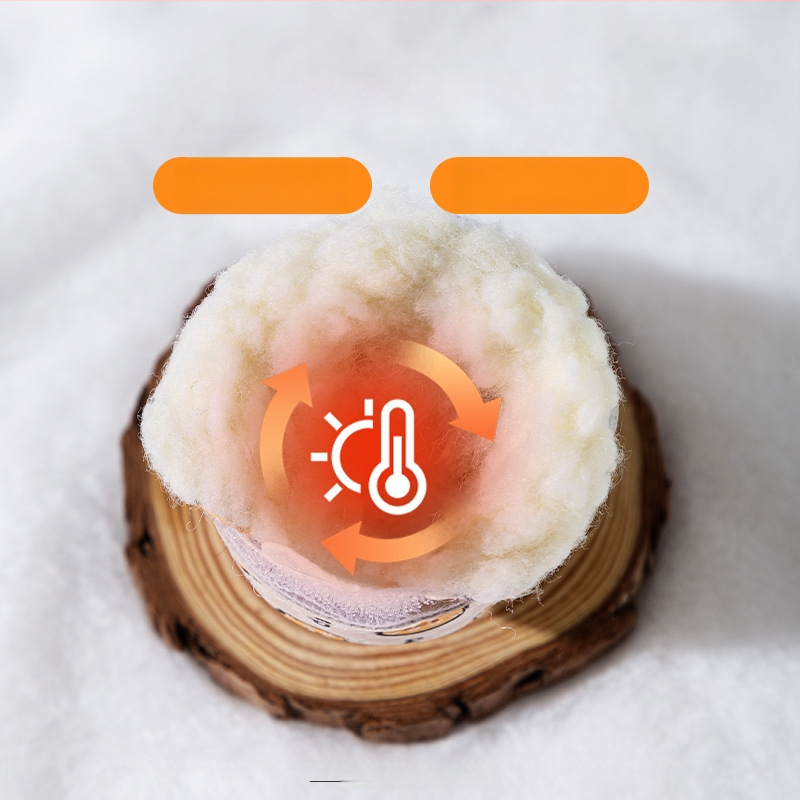 Šunų bateliai – fliso įdėklas, storinami, neslidūs, atsparūs dilimui; guminė padas; atsparus vandeniui ir šiltas; animacinio stiliaus; universalus tinkamumas; Hippie Dog ženklas