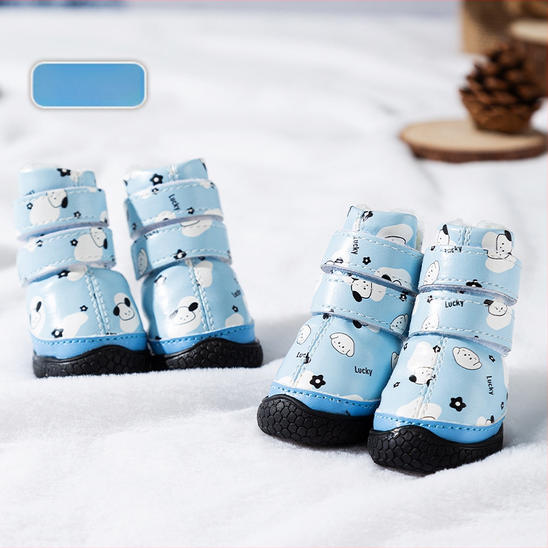 Šunų bateliai – fliso įdėklas, storinami, neslidūs, atsparūs dilimui; guminė padas; atsparus vandeniui ir šiltas; animacinio stiliaus; universalus tinkamumas; Hippie Dog ženklas