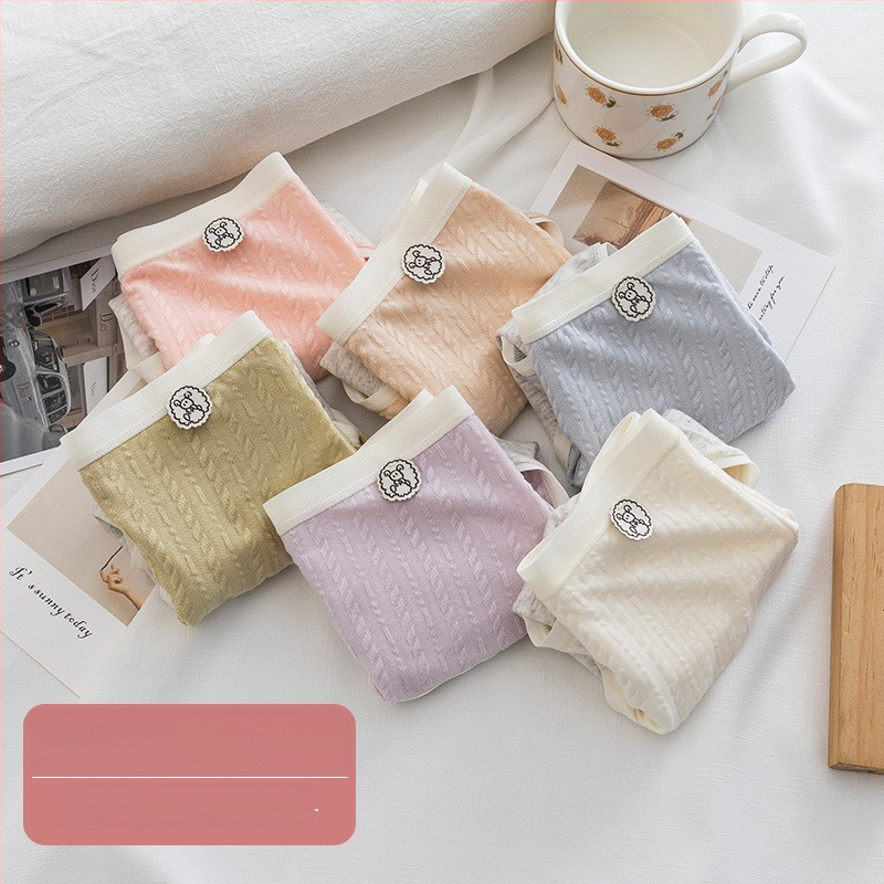 Bonas moterų menstruacinės kelnaitės, antibakterinės, vidutinio liemens, apsauga nuo pratekėjimo; pagrindinis audinys: regeneruotos celiuliozės pluoštas 93,9%, tarpinės įdaila 100% medvilna