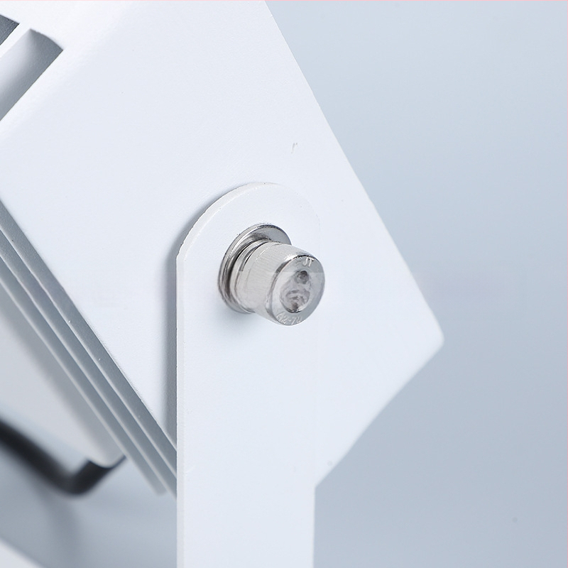 LED stebėjimo šviesa su blyksniu – IP66, 15W, 1950 lm, AC 86-260V, modelis BG-15WBGD-X, skirta eismo stebėsenai ir numerių atpažinimui