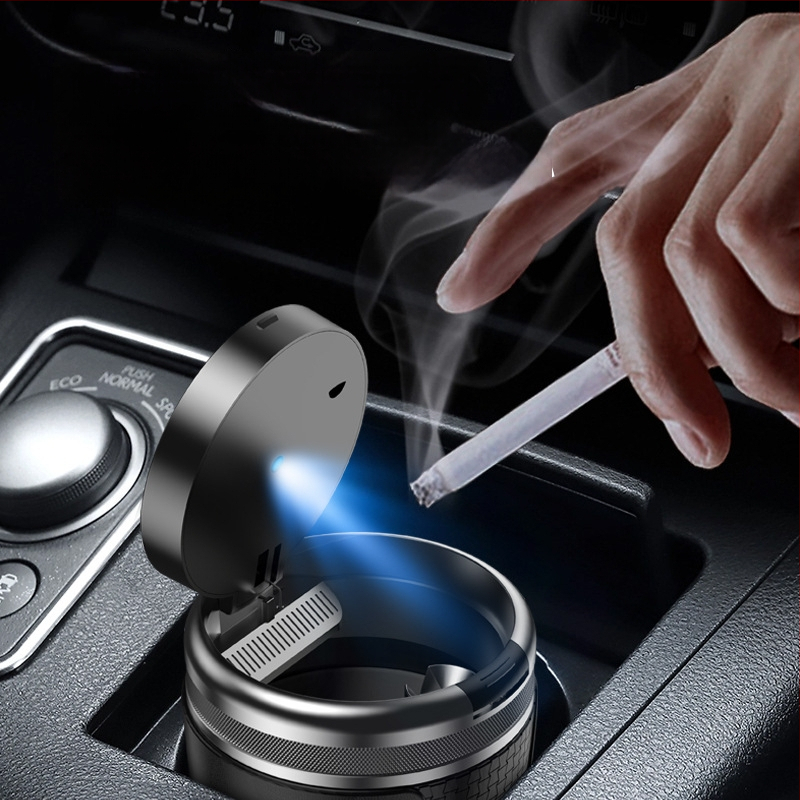 YONG XUN Apšviesta automobilio peleninė — metalinis korpusas, vieno mygtuko atidarymas, tinkama tiek automobiliui ir namams, svoris 203 g