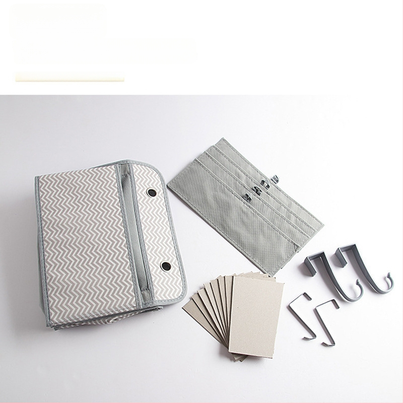 Durų pakabinama saugykla, daugiasluoksnis nepluoštas audinys, keturi skyriai, garderoba ir miegamajam, daugiafunkcinė