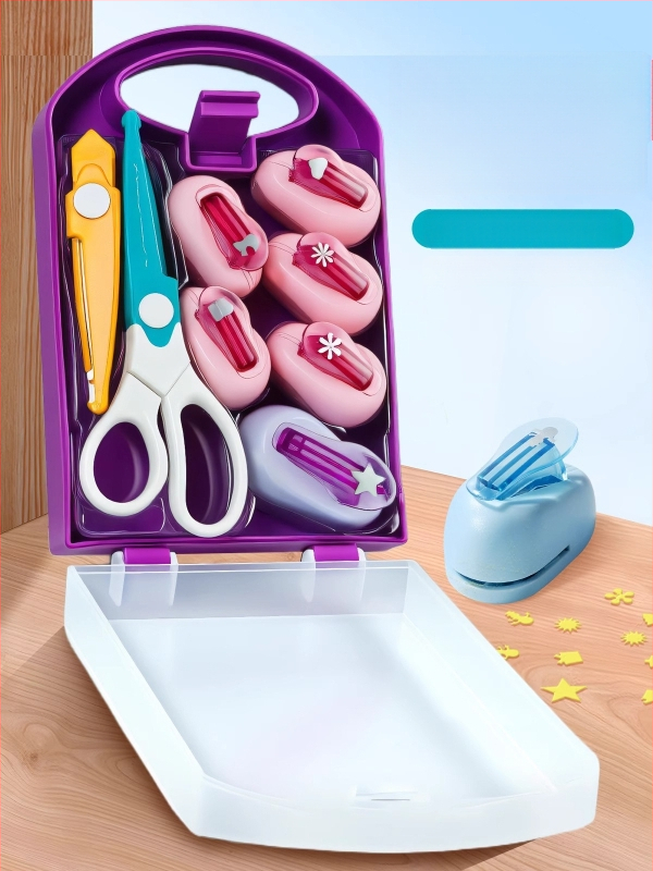 DIY reljeefikomplekt lastele – töökindel reljeefseade ja trükikomplekt, kaasas suured pitsikäärid; Materjal: plastik; Soovitatav vanus: 7–14 aastat