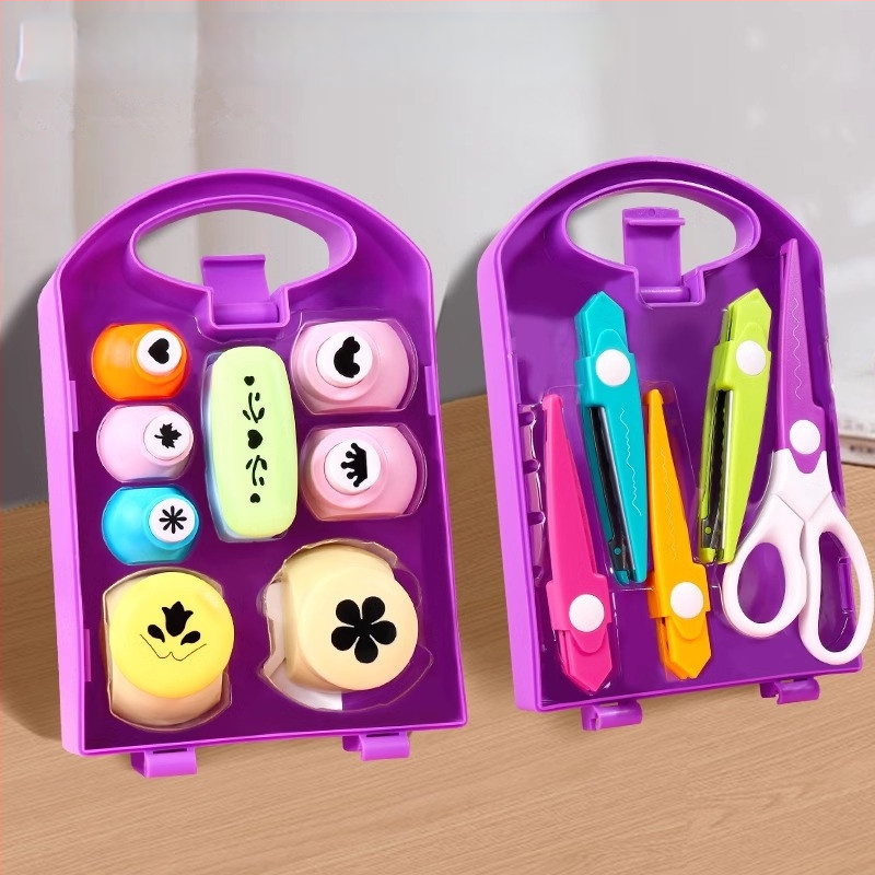 DIY reljeefikomplekt lastele – töökindel reljeefseade ja trükikomplekt, kaasas suured pitsikäärid; Materjal: plastik; Soovitatav vanus: 7–14 aastat