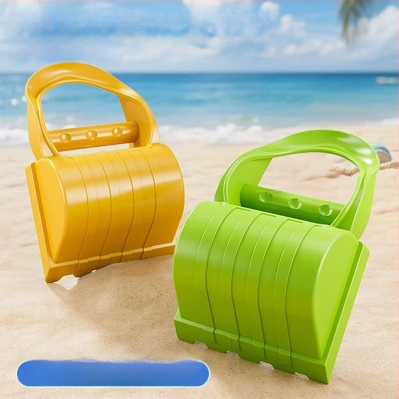 Bērnu pludmales spēļu komplekts ar auto un spēlēm smiltīs un sniegā; plastmasas konstrukcija, vecuma diapazons 4–6 gadi, iekļauts spaiņš un lāpstiņa