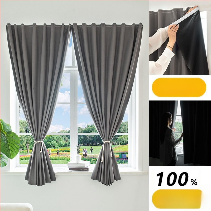 Fono užuolaida gyvenamajam kambariui – padengtas audinys, Velcro fonas, visiškas užtamsinimas (>90%), šiuolaikiškas minimalistinis stilius, surinkta gamyba; tinka svetainei, miegamajam, studijai