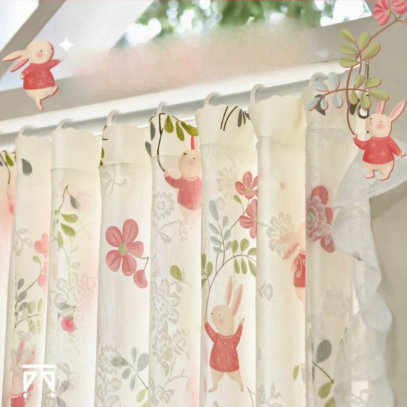 Polüesterist kardina dekoratiivse pitsiga, 40–70% varjutus, kohandatav magamistoale ja tööruumile.