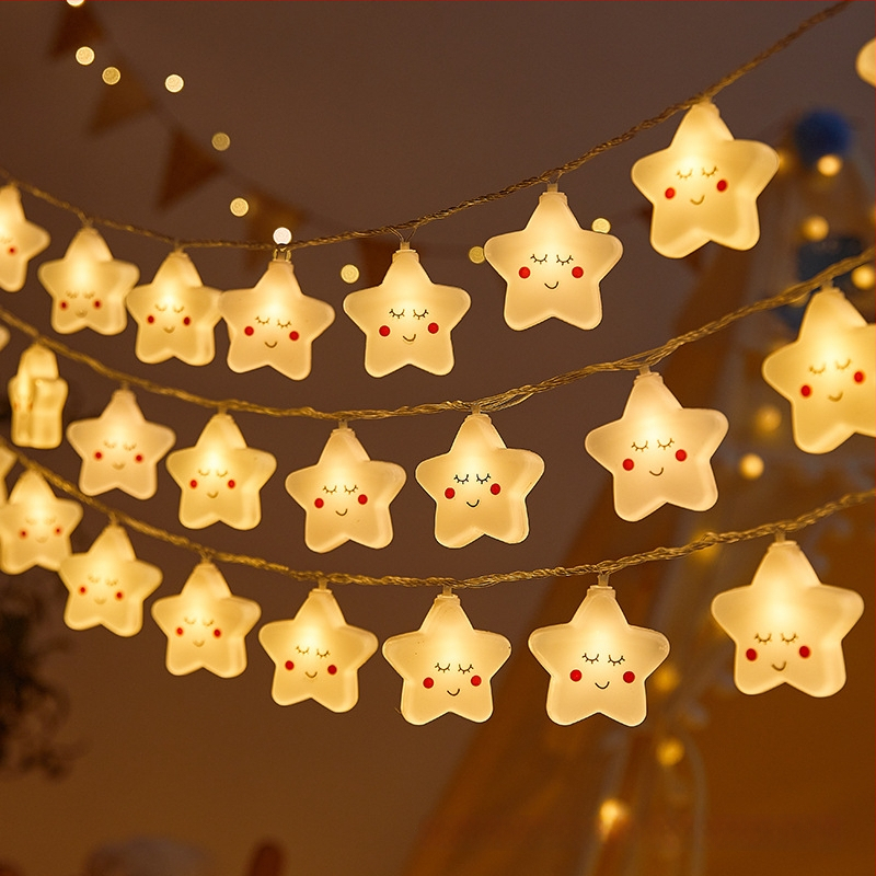 LED virvė su žvaigždėm, debesimis ir vaivorykštės formomis (IP43 apsauga; baterijų dėžutės maitinimas; 10–100 LED diodų; reguliuojamas šviesos intensyvumas; rankinis valdymas)