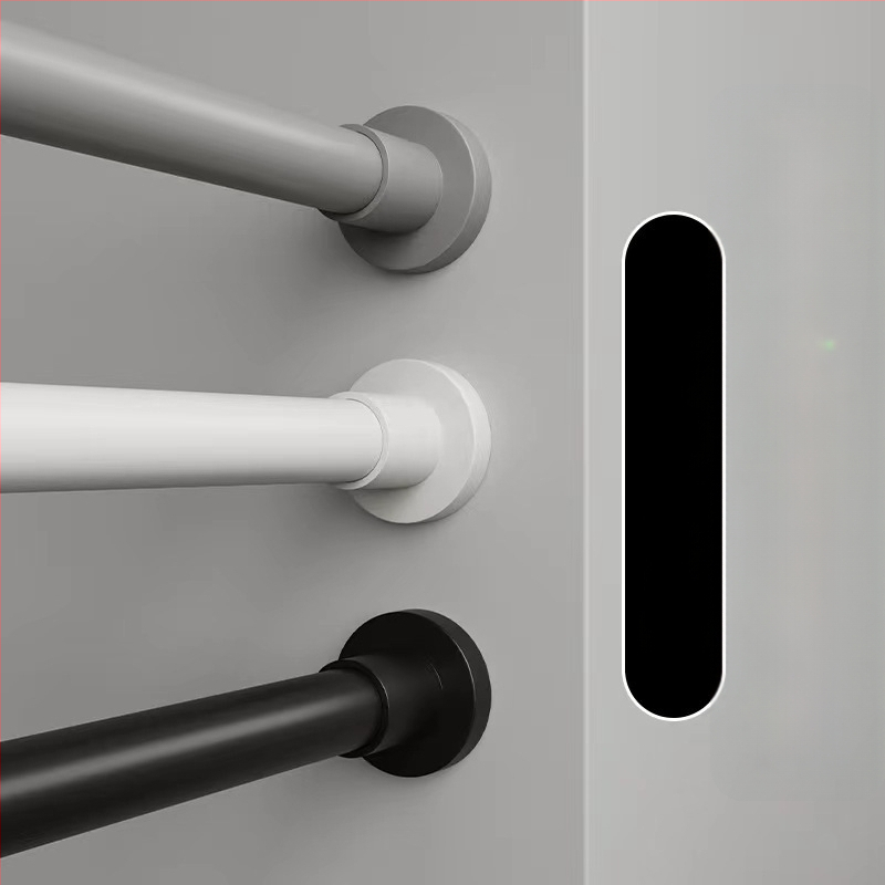 Metalinė drabužių bėgelė miegamojo kambariui – šiuolaikiško minimalistinio stiliaus, skirta drabužiams pakabinti, išleista 2017 m. žiemą