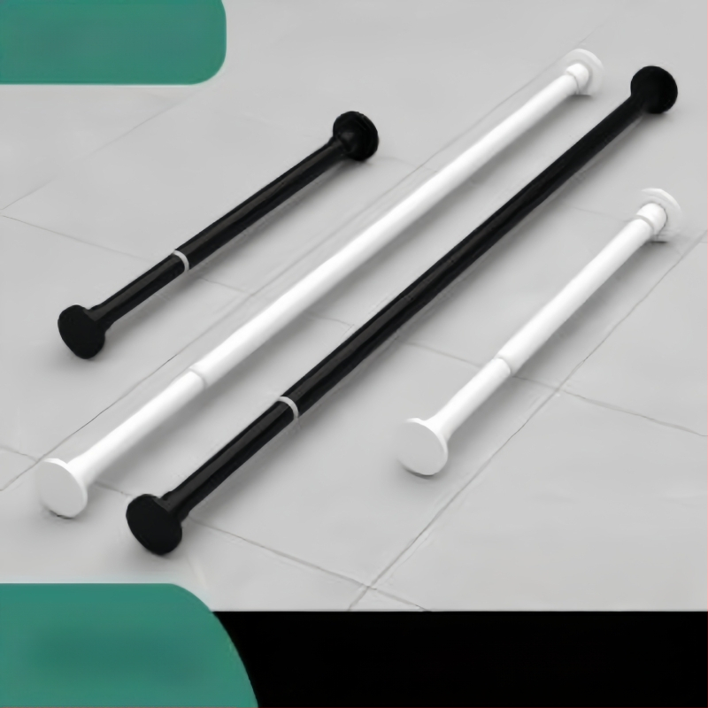 Metalinė drabužių bėgelė miegamojo kambariui – šiuolaikiško minimalistinio stiliaus, skirta drabužiams pakabinti, išleista 2017 m. žiemą