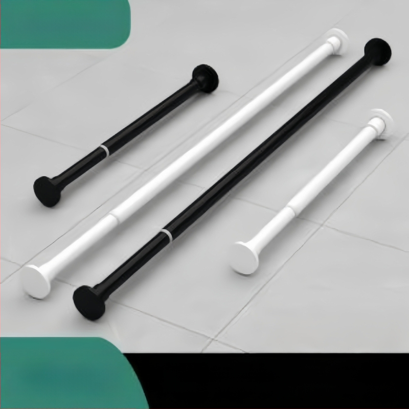 Metalinė drabužių bėgelė miegamojo kambariui – šiuolaikiško minimalistinio stiliaus, skirta drabužiams pakabinti, išleista 2017 m. žiemą