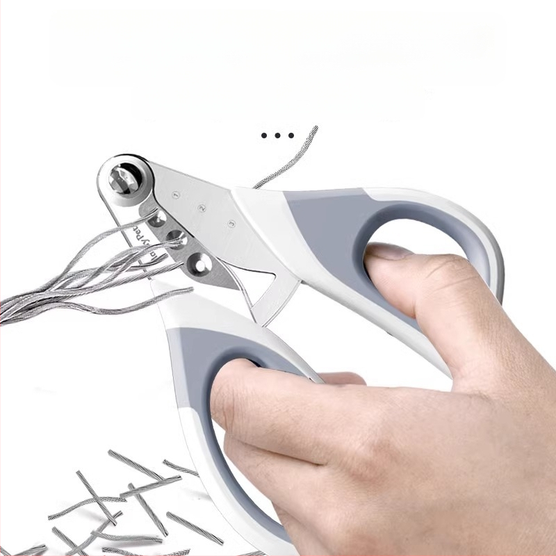 Kačių ir šunų nagų kirpimo įrankis su anti-scratch apsauga — pradedantiesiems tinkamas.