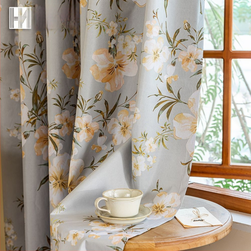 Poliesterio užuolaidų audinys su gėlių raštu, aukštas šešėlinimas 71–90%, tinkamas studijai, valgomajam, įėjimui, balkonui, komercinėms patalpoms