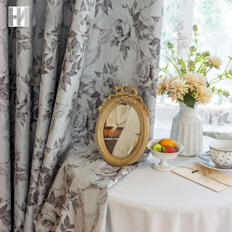 Poliesterio užuolaidos su spauda, pilnas tamsinimas (100%), tinkama biurui, svetainei ir miegamajai, prekė Hanny