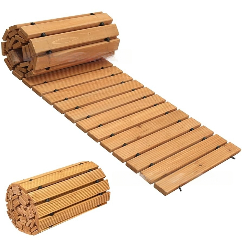 Sulankstoma medinė sodo takelė, baro formos, lauko takas, šiuolaikiškas paprastas stilius, plaunama