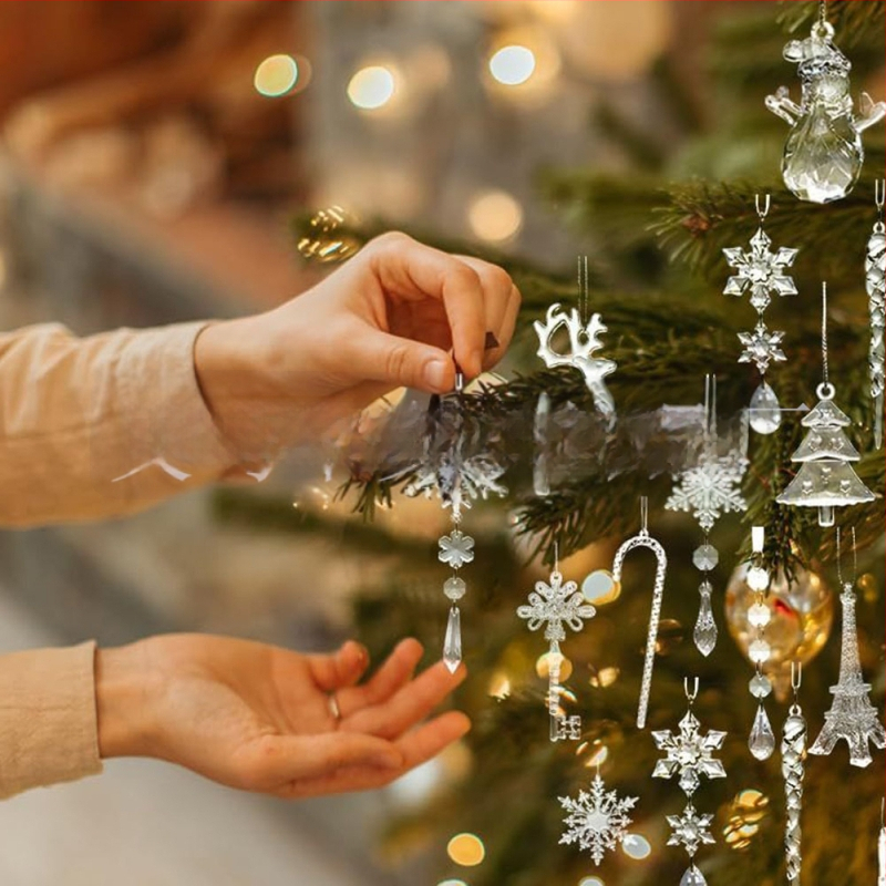 32 dalių akriliniai kabančios snaigės papuošalai Kalėdoms – DIY dekoracijos moderniojo meno stiliuje
