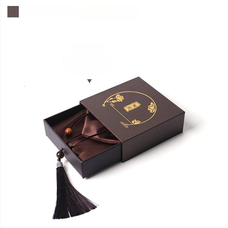 Aksesuāru kastīte ar atvilktni – paveldīgā stila iepakojums | Materiāls: kompozītmateriāls | Veids: iepakojuma kastīte | Mērķis: piederumu iepakojums | Zīmols: Artisan