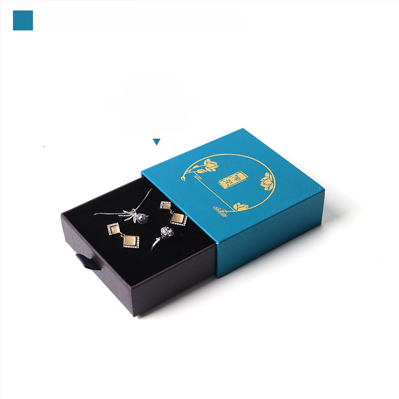 Aksesuāru kastīte ar atvilktni – paveldīgā stila iepakojums | Materiāls: kompozītmateriāls | Veids: iepakojuma kastīte | Mērķis: piederumu iepakojums | Zīmols: Artisan