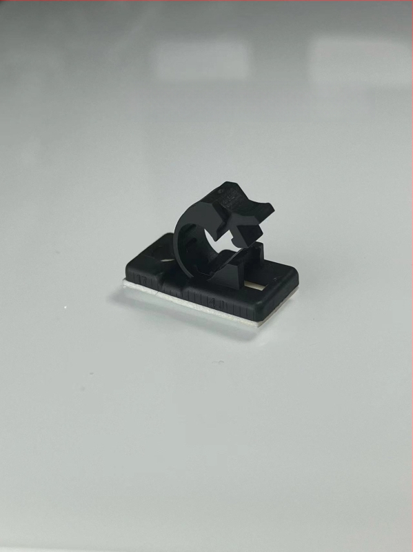 Ise kleebitav kaabliklips — reguleeritav laua kaablite organiseerija, naelata seina kinnitamine