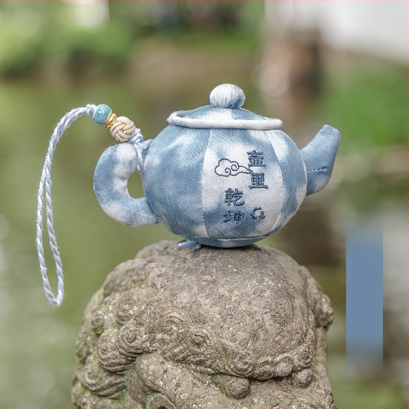 Qian Li – pakabinamas teapot aromatinis maišelis, užsakomas audinys, naujas Kinijos stilius, dalinai rankinis ir dalinai mechaninis gaminimas