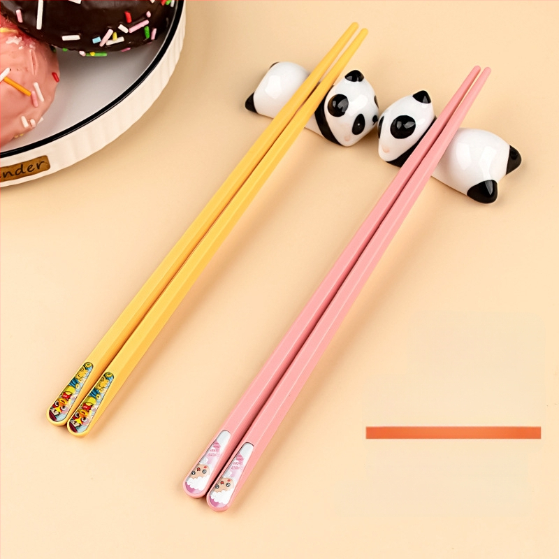 Šeimos valgomos lazdelės, 5 poros, atsparios drėgmei ir neslystančios, animacinis motyvas, PET medžiaga