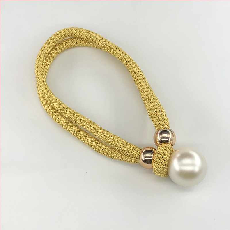 Audinių užuolaidų raišteliai su perlų akcentais, reguliuojami surišimo dirželiai, lengvas prabangos stilius