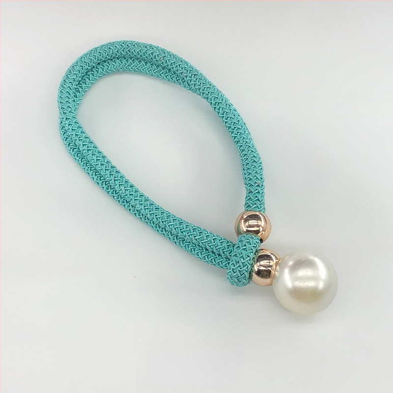 Audinių užuolaidų raišteliai su perlų akcentais, reguliuojami surišimo dirželiai, lengvas prabangos stilius