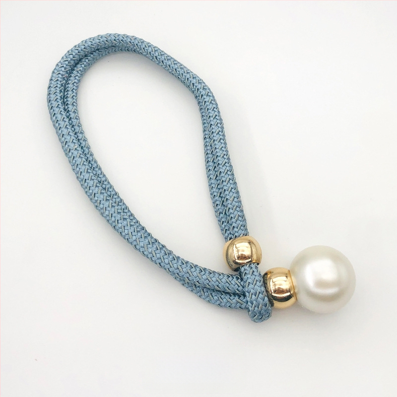 Audinių užuolaidų raišteliai su perlų akcentais, reguliuojami surišimo dirželiai, lengvas prabangos stilius