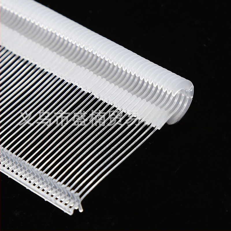 Plastiketikettide nõelakomplekt riietele