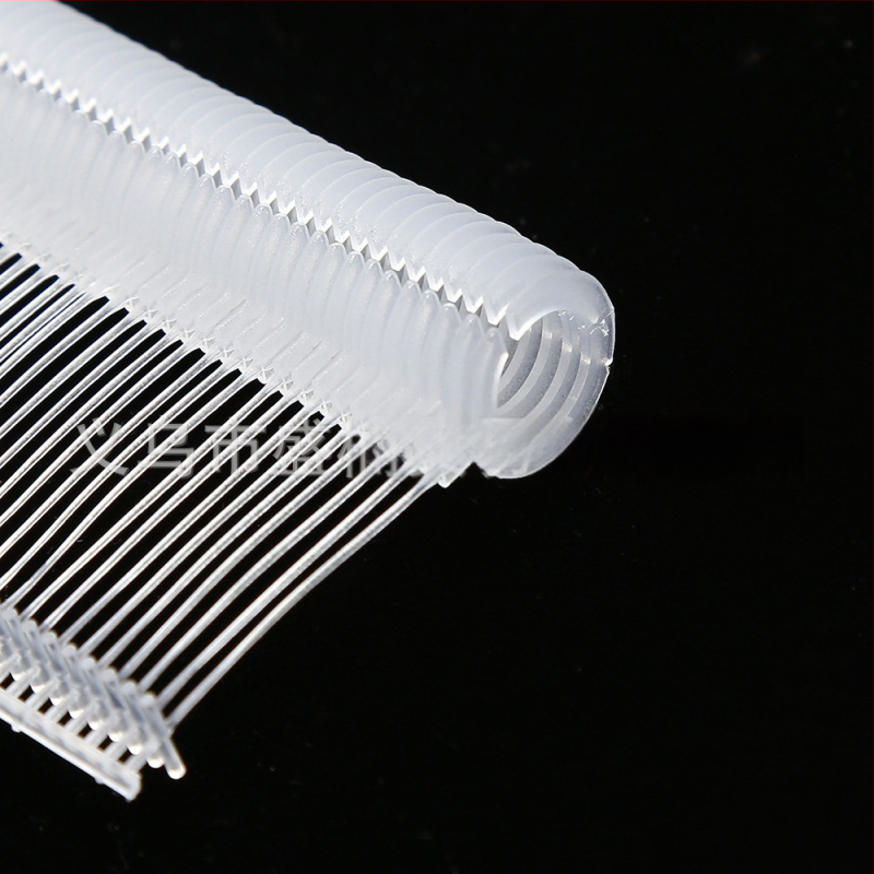 Plastiketikettide nõelakomplekt riietele