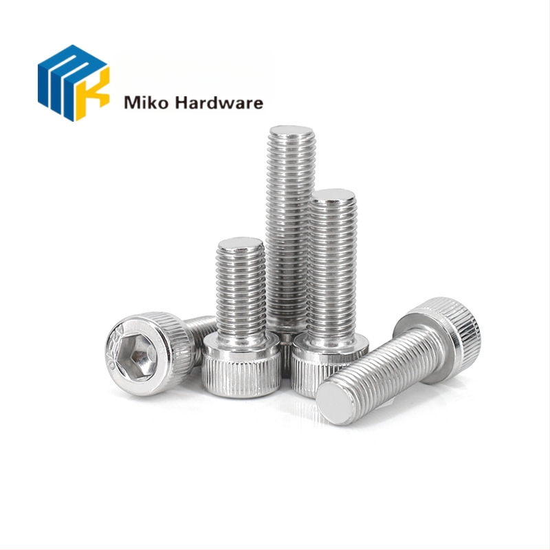 Šešiakampio skylės cilindrinės galvos varžtas DIN 912, nerūdijantis plienas A4-70, balta paviršiaus apdaila