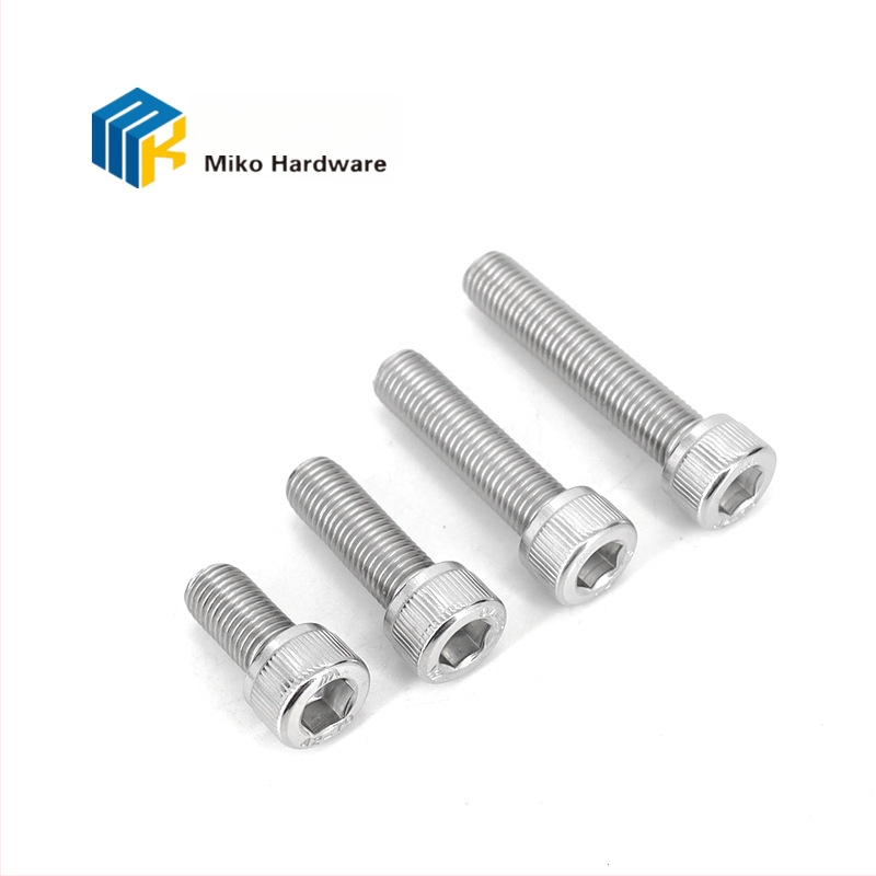 Šešiakampio skylės cilindrinės galvos varžtas DIN 912, nerūdijantis plienas A4-70, balta paviršiaus apdaila