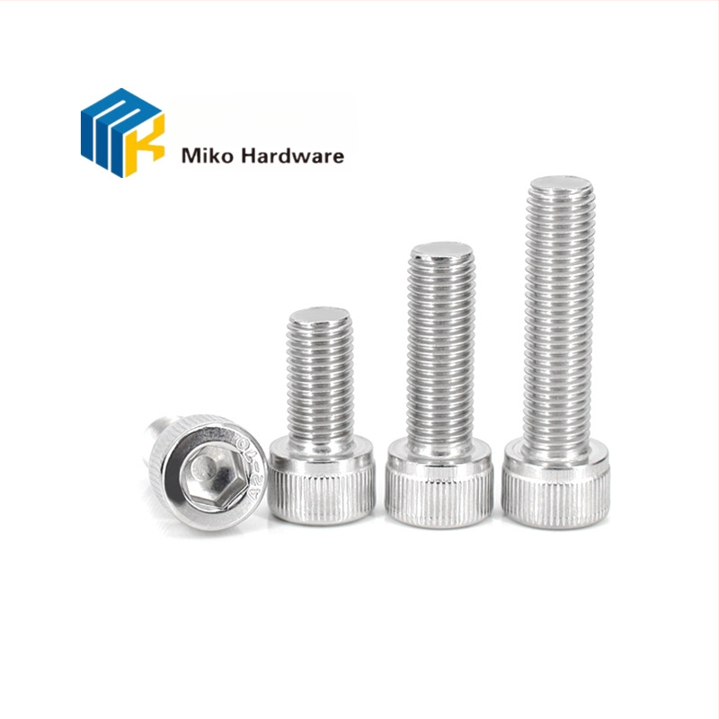 Šešiakampio skylės cilindrinės galvos varžtas DIN 912, nerūdijantis plienas A4-70, balta paviršiaus apdaila