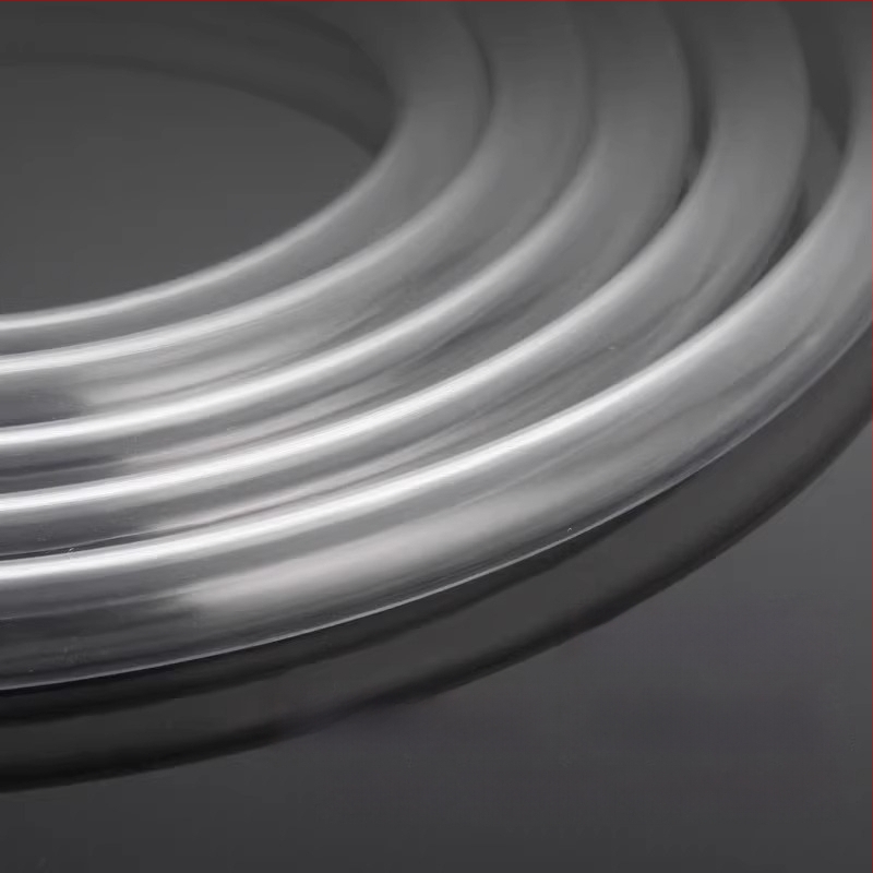 Pamata šildymo vamzdelis su oro išleidimo vožtuvu ir drenažo žarna