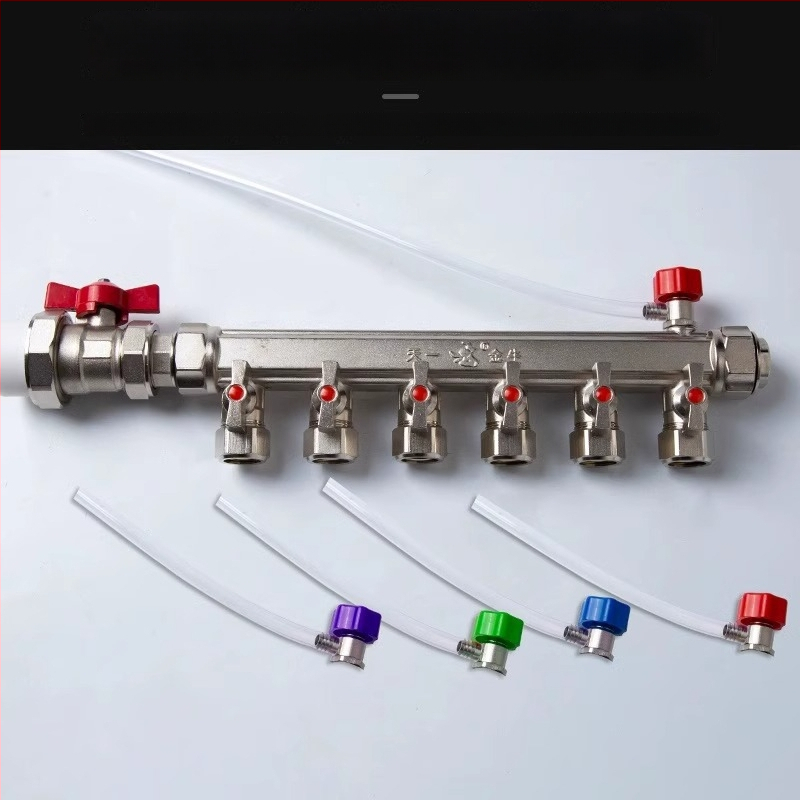 Pamata šildymo vamzdelis su oro išleidimo vožtuvu ir drenažo žarna