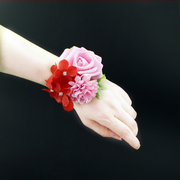 Vestuviniai rankų gėlės nuotakai ir pamainoms – kinų stiliaus, rankose laikomos puokštės, PE medžiaga