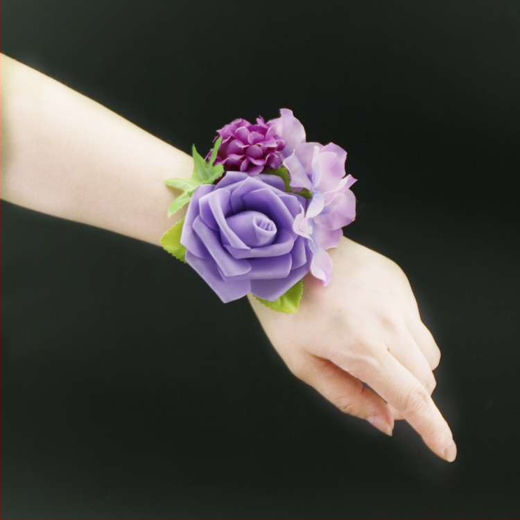 Vestuviniai rankų gėlės nuotakai ir pamainoms – kinų stiliaus, rankose laikomos puokštės, PE medžiaga