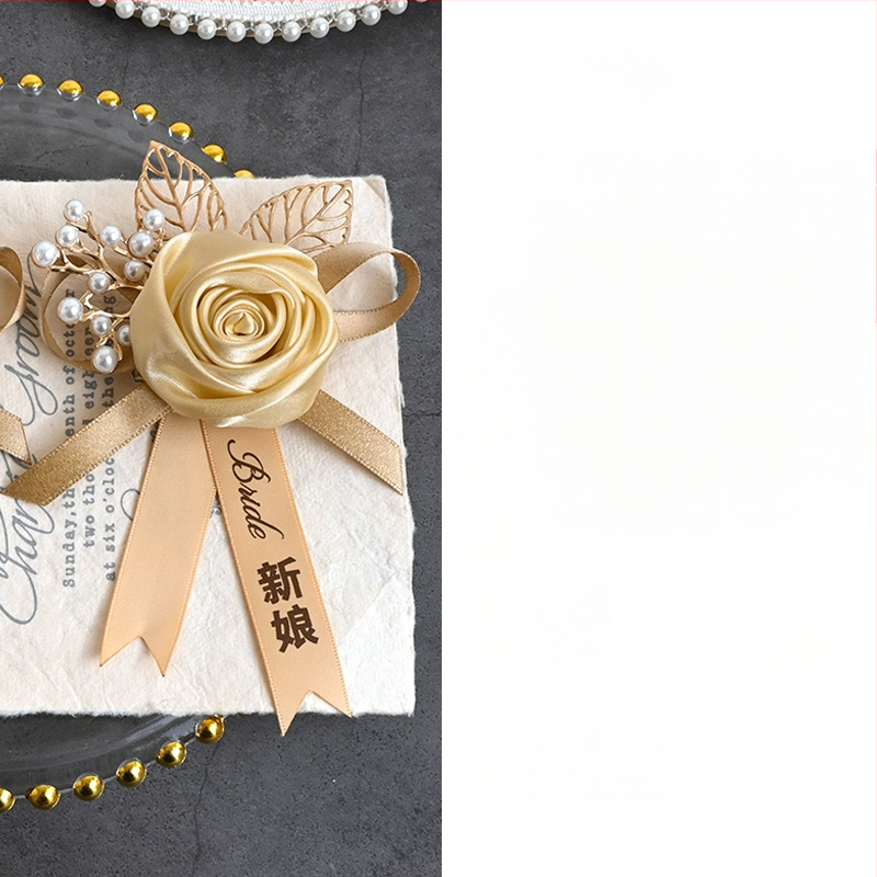 Kinų stiliaus vestuvinė boutonnière rinkinys — šilko gėlės jaunikiui, nuotakai, liudytojams ir pabroliams, šeimos komplektas