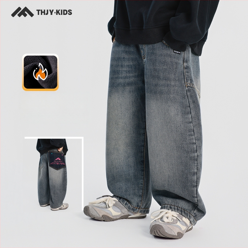 Poiste džinipüksid fleece-vooderdusega, 2025 sügis-talv, keskmine vöökoht, koostis 58% puuvill / 25% polüester / 17% viskoos, pehme töötlemine