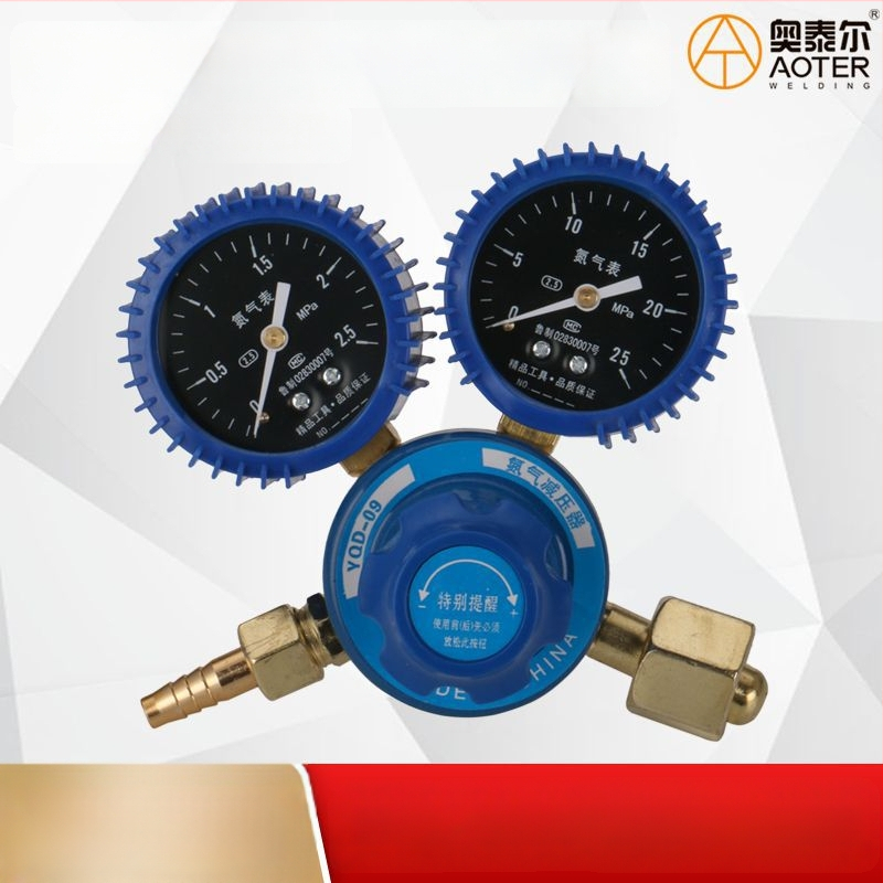 Lämmastiku reguleerija diafragmaga manomeetriga, vahemik 2.5/25, sisemine keermus, nominaalne diameeter 8, ümbritseva temperatuur 30°C