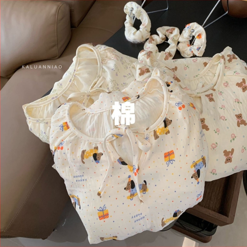 Moters naktinukai su krūties pagalve, ilgomis rankovėmis, medvilnės siūlais, vidutinio storio, apvali kaklo iškirptė, ilga sijonėlis – patogūs namų drabužiai žiemai, pavasariui ir rudeniui