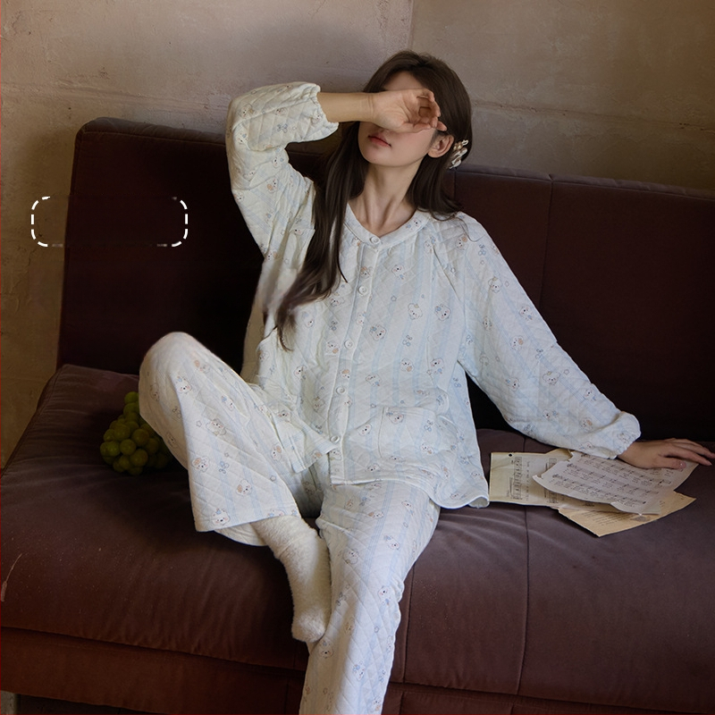 Moterų pogimdyminis pižama komplektas – 100% medvilnė, storesnis trijų sluoksnių audinys (251-300 g/m²), maitinanimo anga, ilgos rankovės, apvalus kaklas