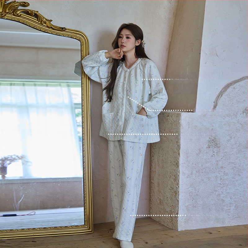 Moterų pogimdyminis pižama komplektas – 100% medvilnė, storesnis trijų sluoksnių audinys (251-300 g/m²), maitinanimo anga, ilgos rankovės, apvalus kaklas