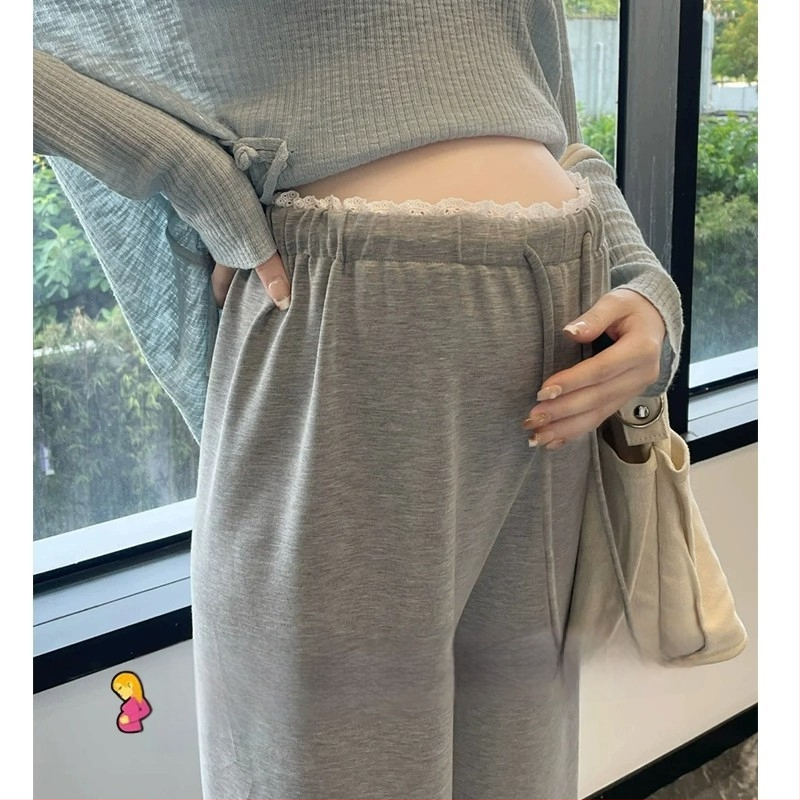 Nėščiųjų kelnytės su fliso viduje, laisvas kirpimas, plačios kelnės su raišteliu, žemas liemuo, poliesterio–viskozės mišinys (50–70% poliesterio, 30–50% viskozės), ruduo 2025