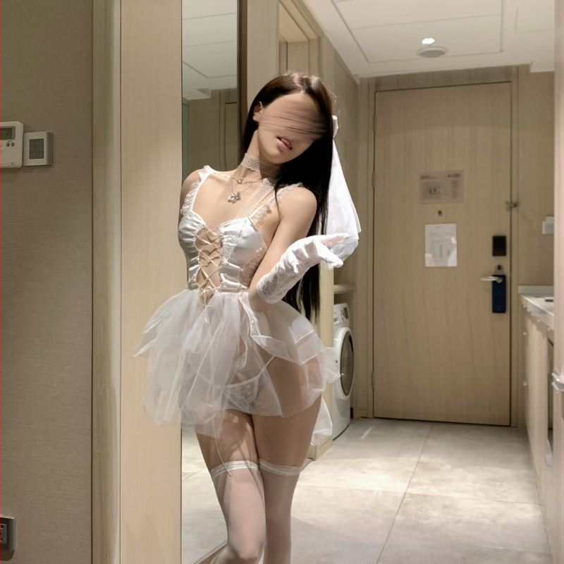 Vestuvių nakties apatinių komplektas su nėriniais – permatoma tinklinė medžiaga, poliesteris 90–95%