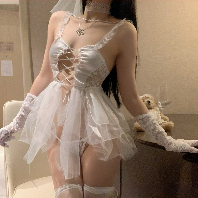 Vestuvių nakties apatinių komplektas su nėriniais – permatoma tinklinė medžiaga, poliesteris 90–95%