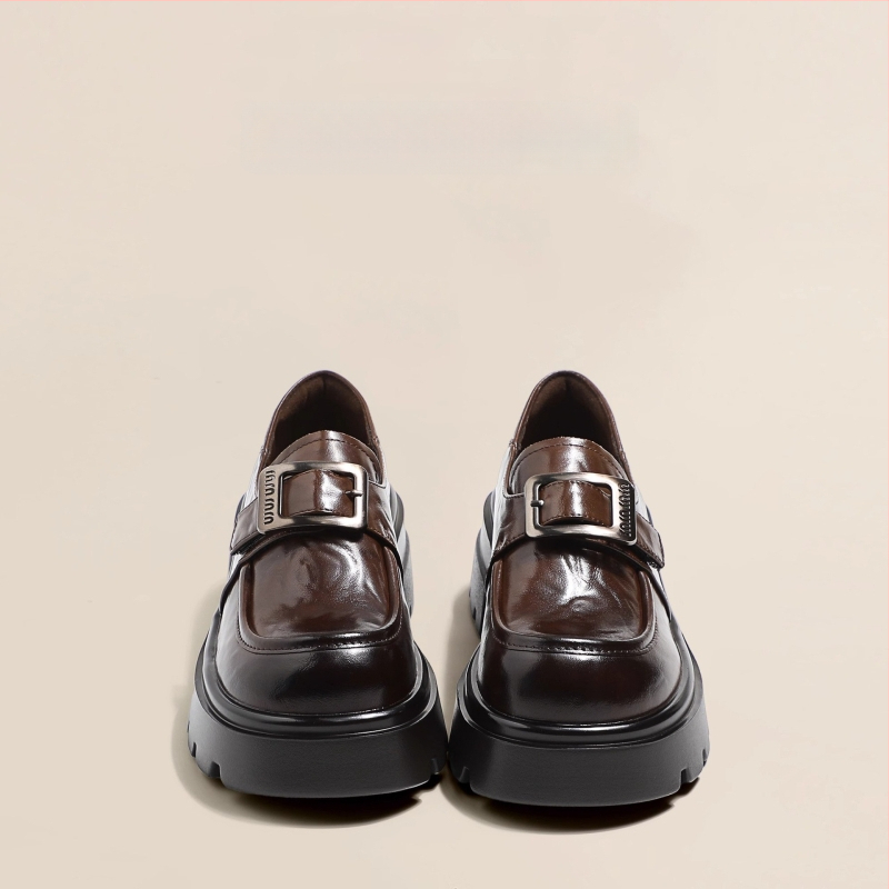 Moterų platforminiai loaferiai – Britų stiliaus, viršus iš mikropluošto, apvalus pirštas, storesnis kulnas 3–5 cm